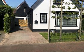 Bij Ons Op De Hoep.